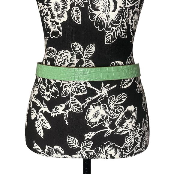 Urban Outfitters Croc Circle Belt Sea Green 100% Genuine Leather Size Medium - Picture 3 of 9